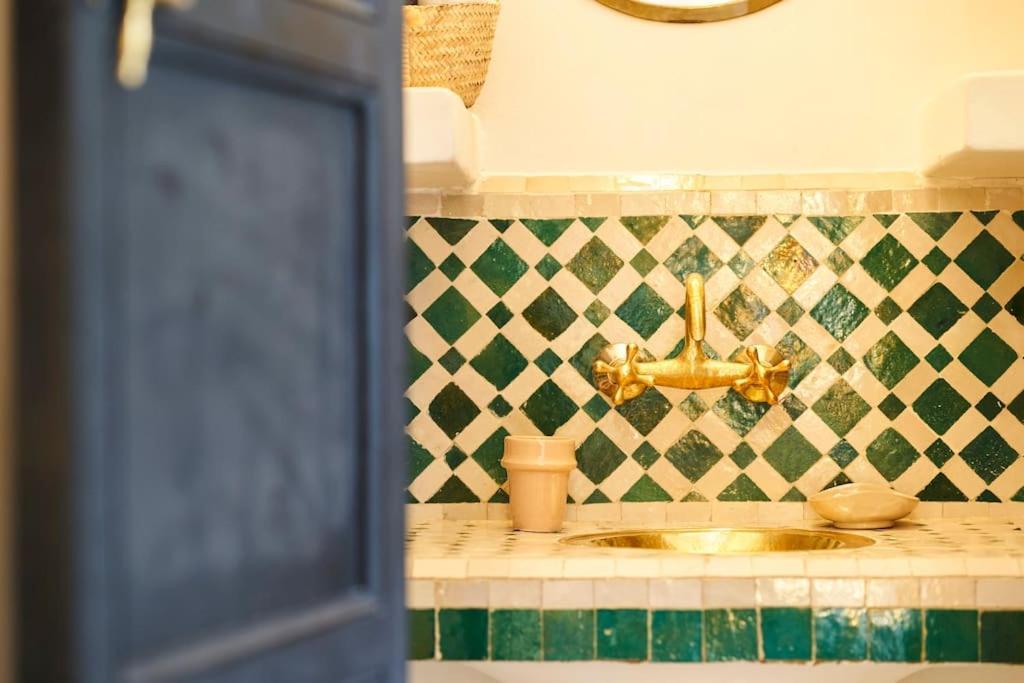 Riad Miloud En Exclusivite 10 P Au Coeur De La Medina Marrákes Kültér fotó