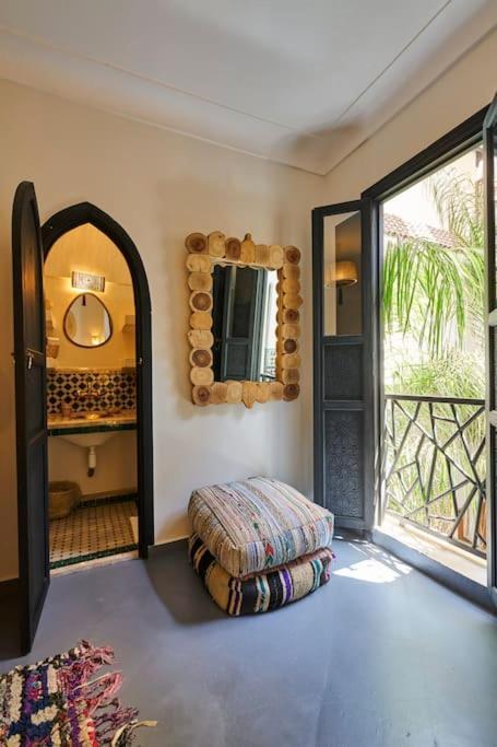 Riad Miloud En Exclusivite 10 P Au Coeur De La Medina Marrákes Kültér fotó